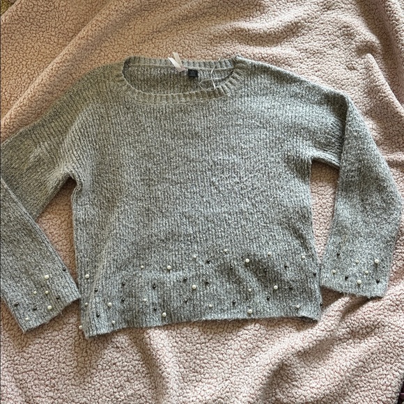 Love By Design Heather Gray Knit Sweater - Picture 1 of 5